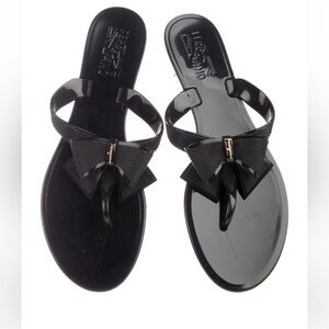 SALVATORE FERRAGAMO Black Bali Signature Bow Rubber Sandals, Size 10